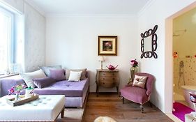 New, Stylish And Modern Central Studio, Free Parking